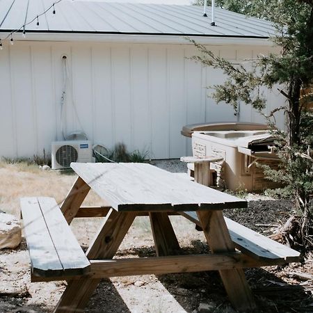Вілла Hummingbird Haus - Hill Country Views On 20 Acres With Firepit Spring Branch Екстер'єр фото