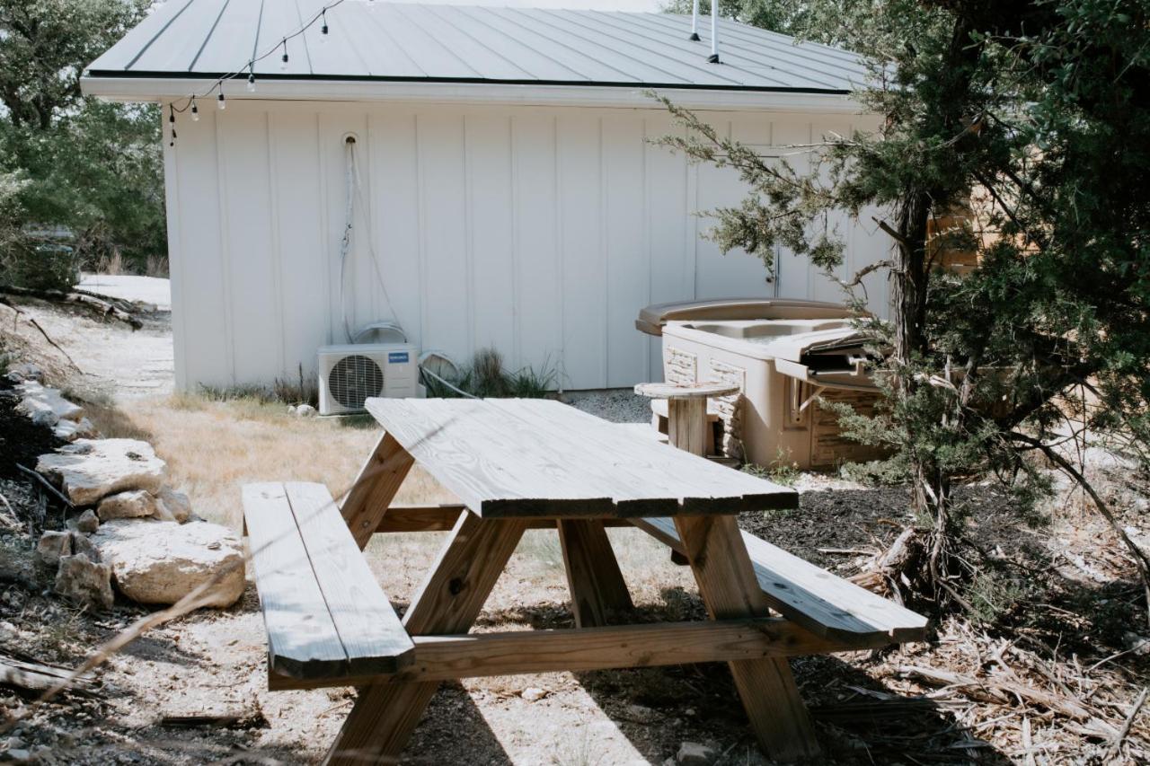 Вілла Hummingbird Haus - Hill Country Views On 20 Acres With Firepit Spring Branch Екстер'єр фото